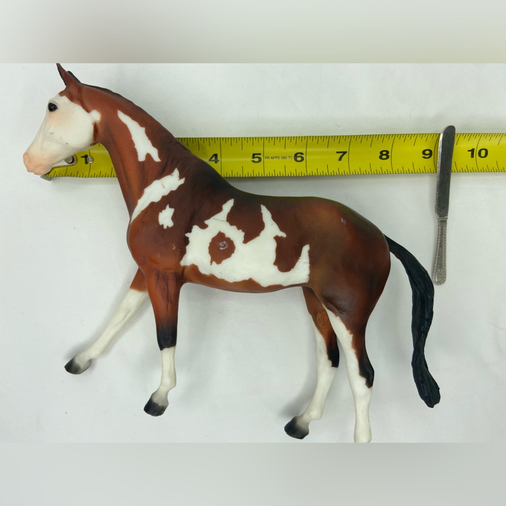 Breyer Model Freedom Series Pinto Sport horse Bay Overo #677 Retired 2006 - Picture 7 of 8